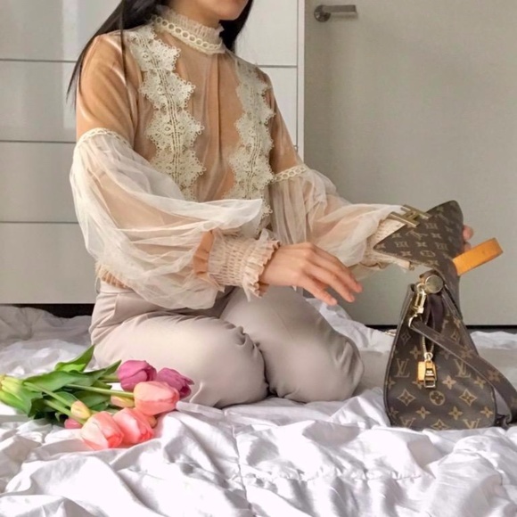 SOFT VELVET PRINCESS JUMPER IN CREAM - Picture 2 of 4